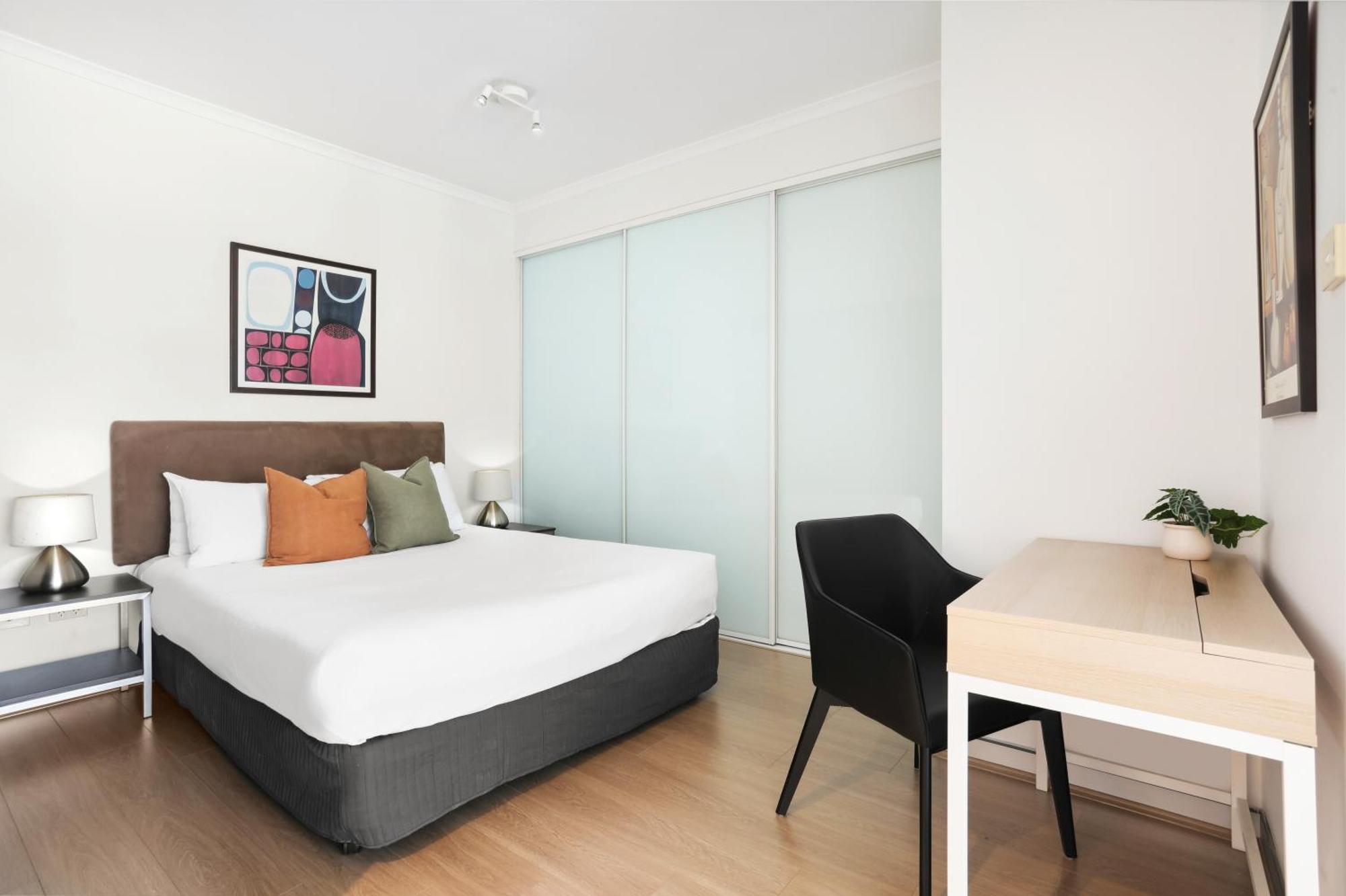 Chippendale 1 Bedroom • Mins To *